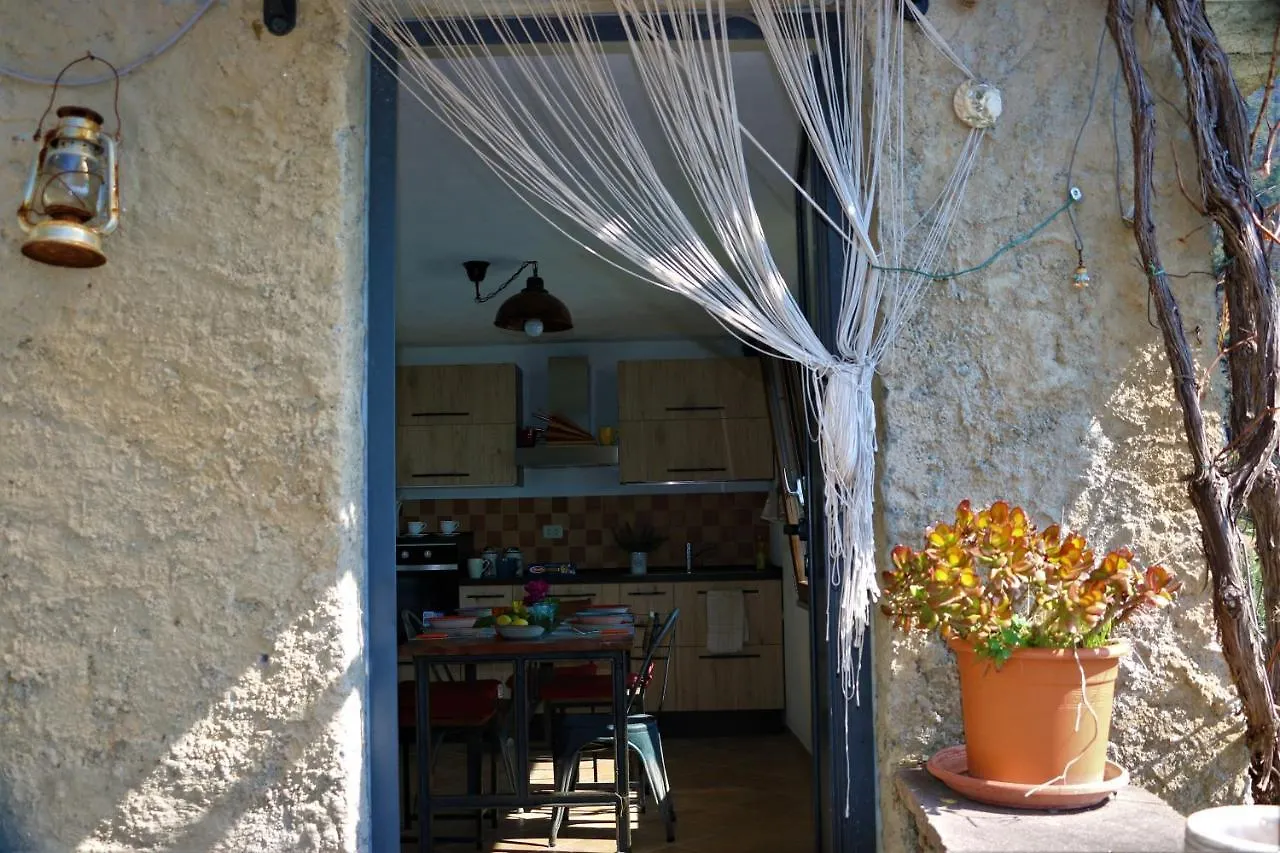 La Casetta Di Giuly A Picco Sul Mare Biassa 0*,  이탈리아