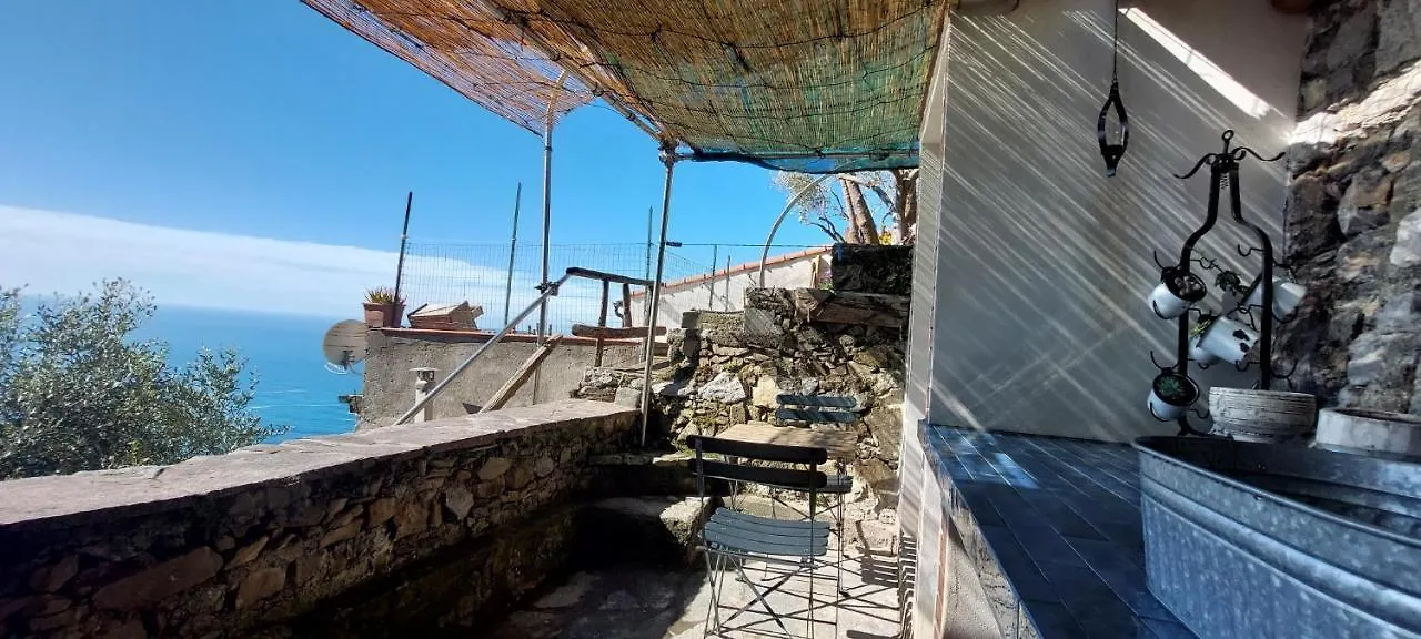La Casetta Di Giuly A Picco Sul Mare Biassa