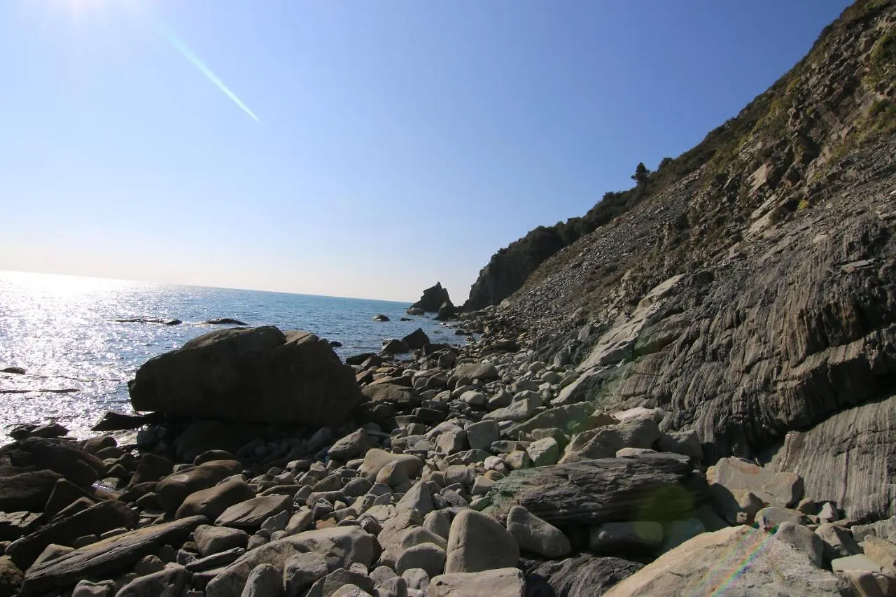 La Casetta Di Giuly A Picco Sul Mare Biassa Holiday home