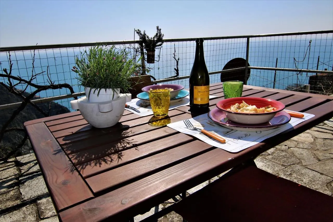 La Casetta Di Giuly A Picco Sul Mare Biassa Holiday home